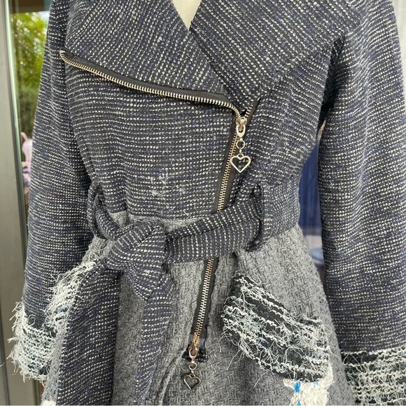 SACRED THREADS ~ Fantastic Pattern-Blocked Jacket w/Floral Detail at Hem ~Medium - Picture 4 of 7